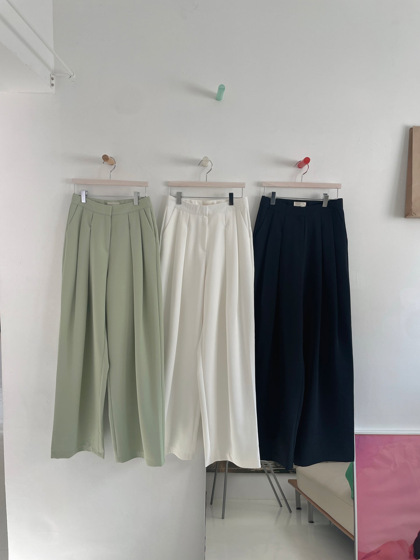 Neo Two Pintucks Slacks Pants