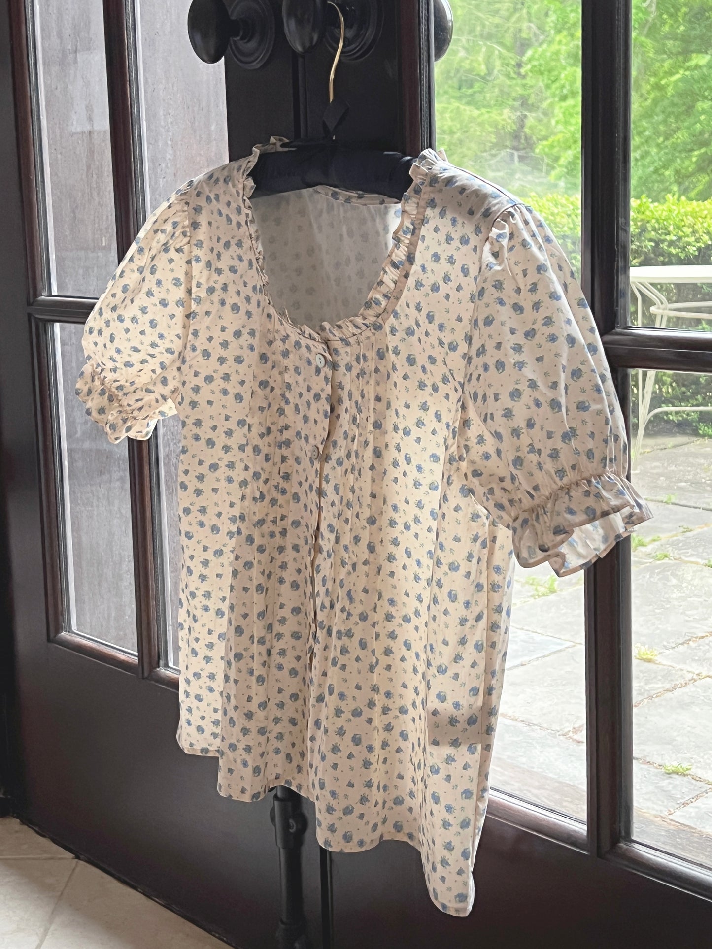 Roselin Puff Sleeve Flower Blouse